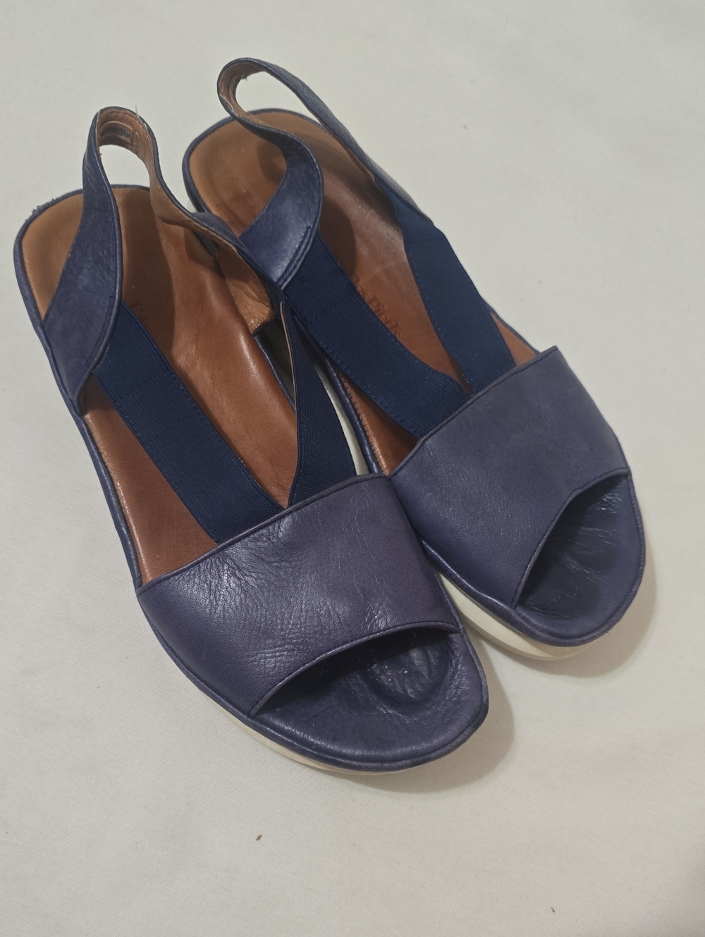 L'Amoure Des Pieds Women's Navy Elastic Slingback Leather Sandals